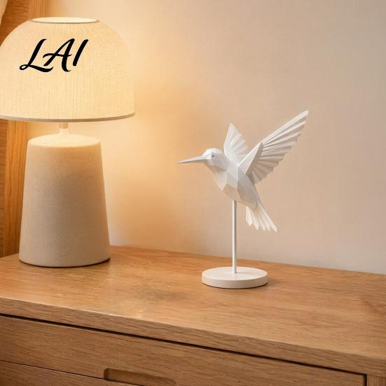 Spread Wings Bird Decoration Geometric Low-Poly Hummingbird Figurine 3D Printed Modern Statue Unique Gift Artistic Figurine for Home Office