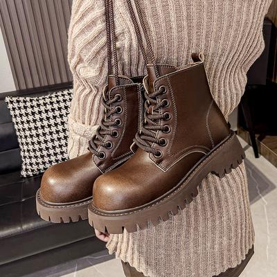 Новое место Европейская станция кожаные ботинки с гусиной головой женские 2025 осень нишевые на толстой подошве с большой головой на шнуровке мотоциклетные короткие ботинки Мартин