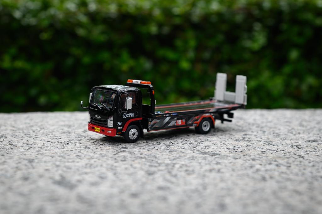 Tiny City 1/64 Scale CN27 Isuzu N Series SF Express Flatbed Tow Truck (2023)