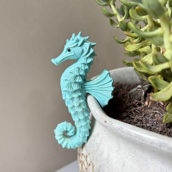 Seahorse Figurine Plant Pot Hanger Resin Seahorse Flower Pot Hugger Seahorse Statue for Planters Fish Tank Fence Edge Decoration