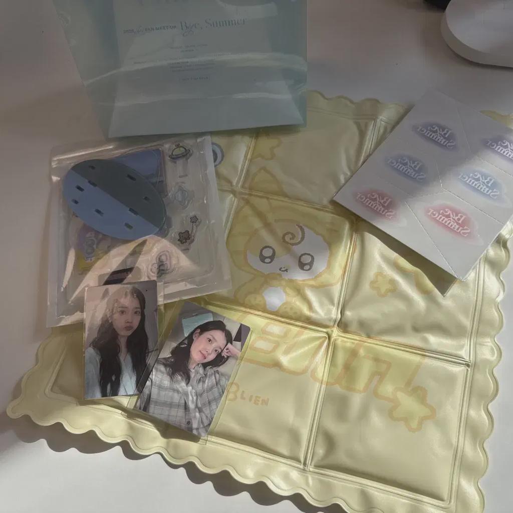 IU Iu Fan Meetup Bye Summer Yeokjogong Goods Are On Sale!