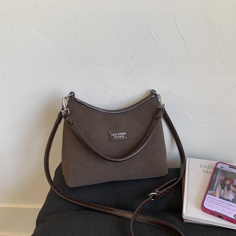 Матовая ретро сумка женская большой вместимости 2025 новая осенне-зимняя повседневная сумка-мессенджер нишевая на плечо подмышку сумка-ведро