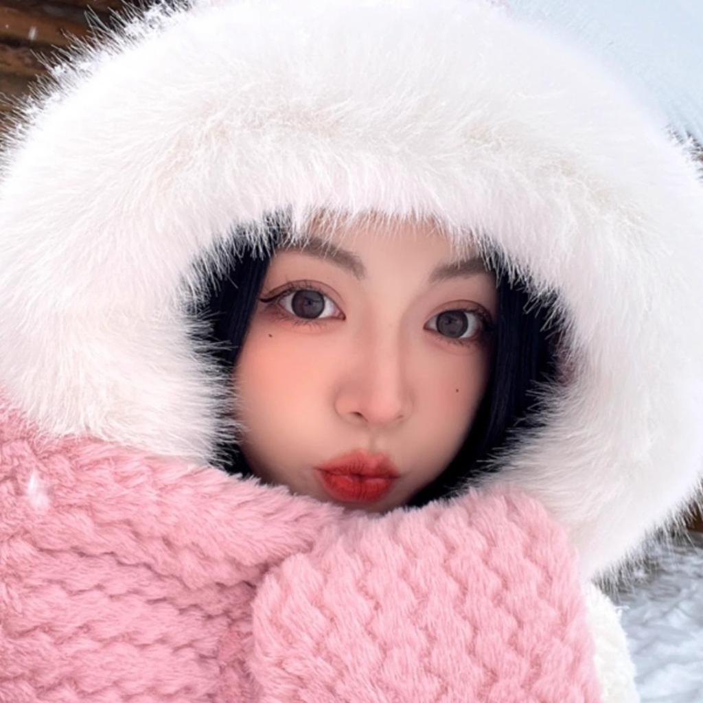 Plush Hat Winter New Hat Scarf Gloves Three Piece Set Integrated Korean Version Cute Thickened Velvet Warm Travel