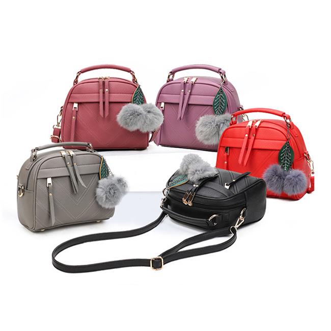 Женская сумка с ремешком весна/лето