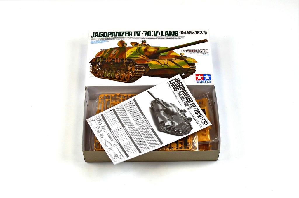 Tamiya 1/35 Military Miniature Series No. 340 German Army Jagdpanzer IV/70 V Lang Plastic Model 35340