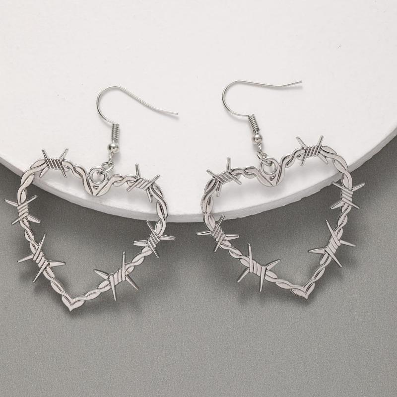 Gothic Vintage Punk Exaggerated Thorns Big Heart Earrings for Women Fashion Hip Hop Band Street Party Jewellery Gift