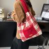 Осенне-зимняя новая плюшевая сумка с комбинированной отделкой, рождественская красная клетчатая сумка через плечо, полосатая сумка-тоут в стиле амбар, нишевая и универсальная