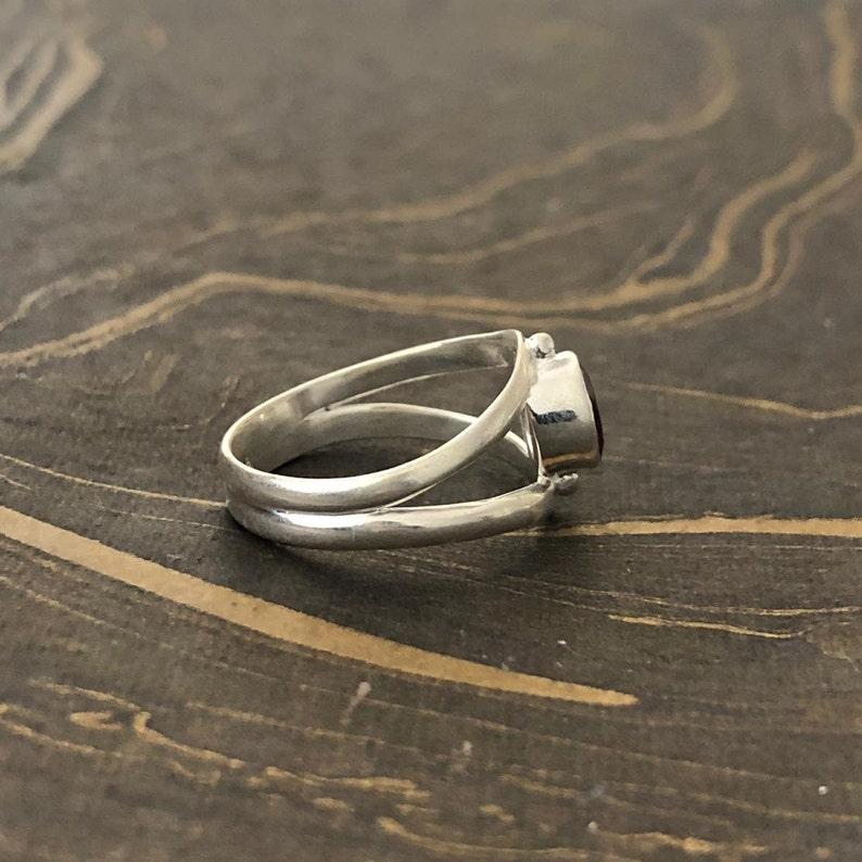 Кольцо с драгоценным камнем красного граната, кольцо ручной работы, кольцо из цельного серебра 925 пробы, кольцо с камнем, серебряные украшения, женское кольцо