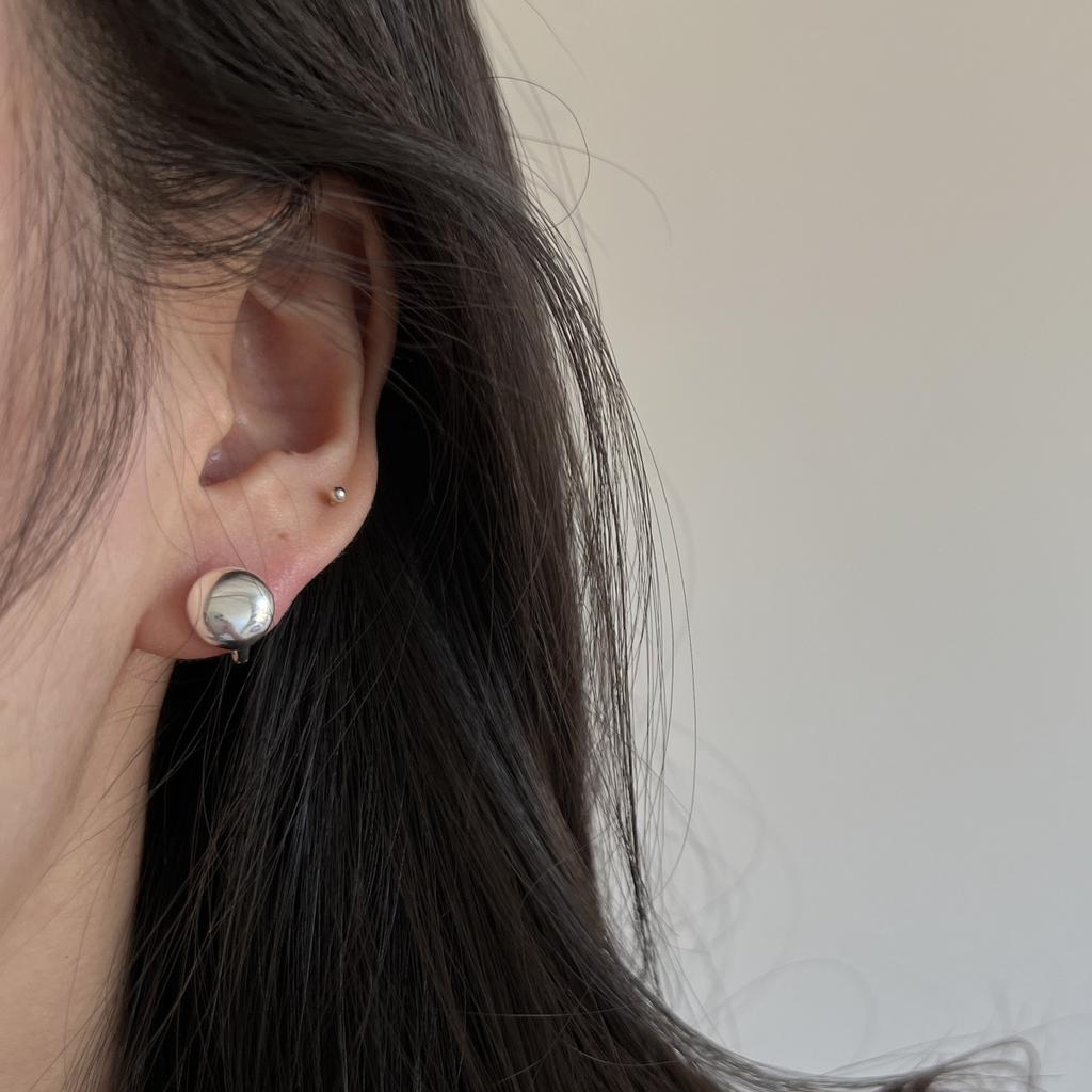 Глянцевые серьги из стерлингового серебра, корейские модные зажимы для ушей S925, простые круглые серьги особого дизайна, простой дизайн