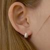 Lewe Matte Egg Ball One Touch Earring