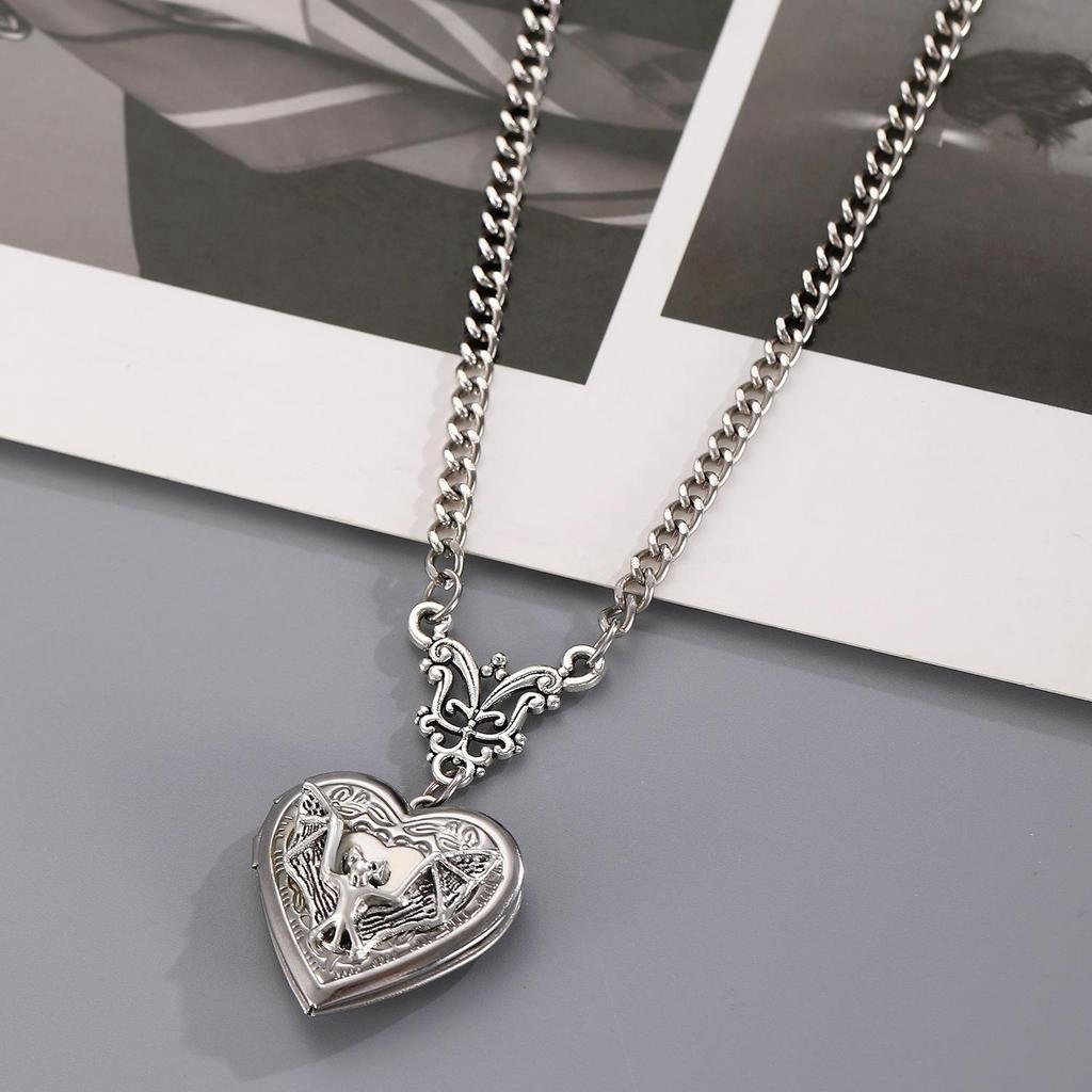 Retro Victoria Minimalist Mini Silver Peach Heart Necklace Photo Box Necklace Pendant