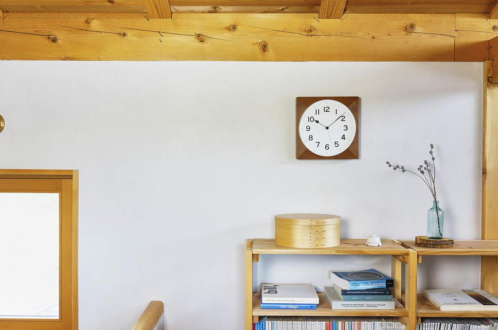 Lemnos Wall Clock Root Analog Natural Wood Brown ROOT BW Lemnos Height 330 X Width 330 X Thickness 46mm NY21-09