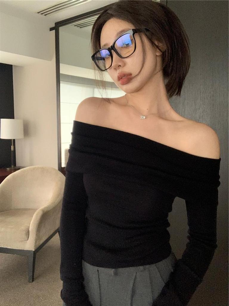 Women's Apricot One-Shoulder Knit Sweater: Soft, Long-Sleeve, Sexy Off-Shoulder Top for Autumn.