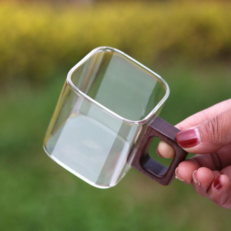 Стеклянная чашка для чая в древнем стиле, набор для чая Кунг-фу для приема гостей, чайная чашка, деревянная ручка, термостойкое стекло, однослойная, маленькая квадратная чашка