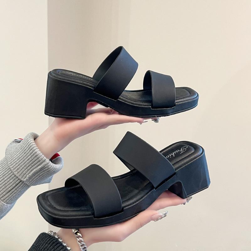 Женские летние сандалии на массивном каблуке из Юго-Восточной Азии: Универсальная пляжная одежда для улицы