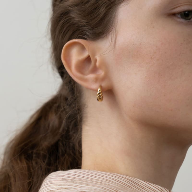 Dawn of Me Torsion Ring Earring