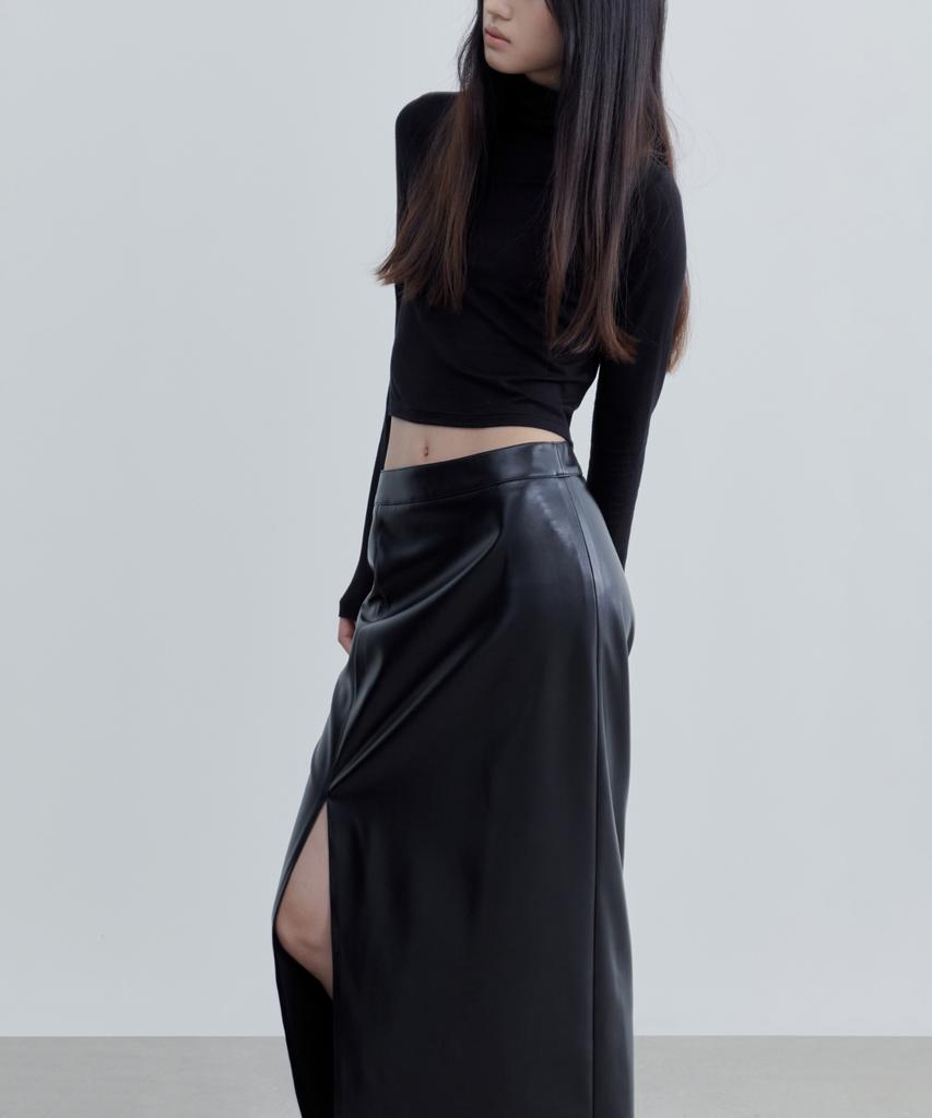 Musinsa Standard Woman Women'S Synthetic Leather Slit Long Skirt [Black]