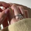 Модное кольцо с кисточкой из нержавеющей стали с уникальной детализацией из бусин для молодых женщин, стремящихся к стилю и индивидуальности