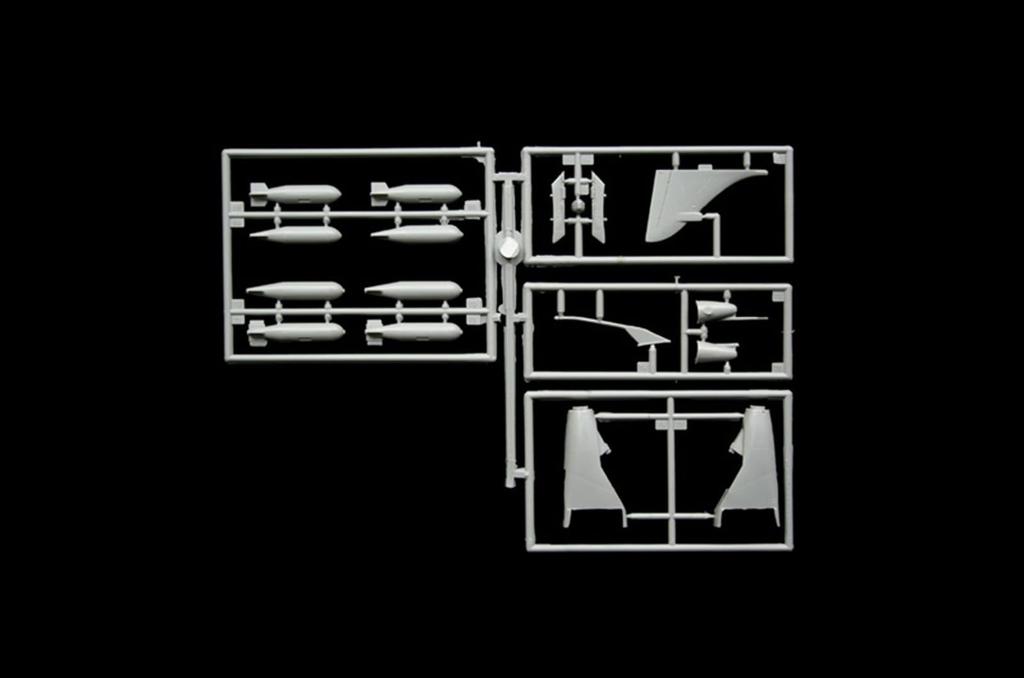 PLATZ Italeri Британский истребитель Харриер Фолкленды Пластиковая модель IT1401 1/72 GR.3 (Самолет)