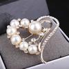 Creative Heart Shape Crystal Pearls Brooch Clothing Decoration Pins Jewelry Wedding Dress Decor AVE