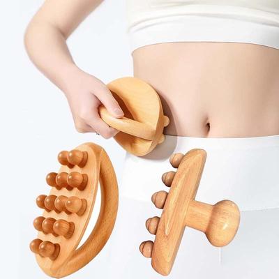 Деревянный массажер, предназначенный для расслабления тела, включая такие области, как плечи, шея, живот, ноги и спина.