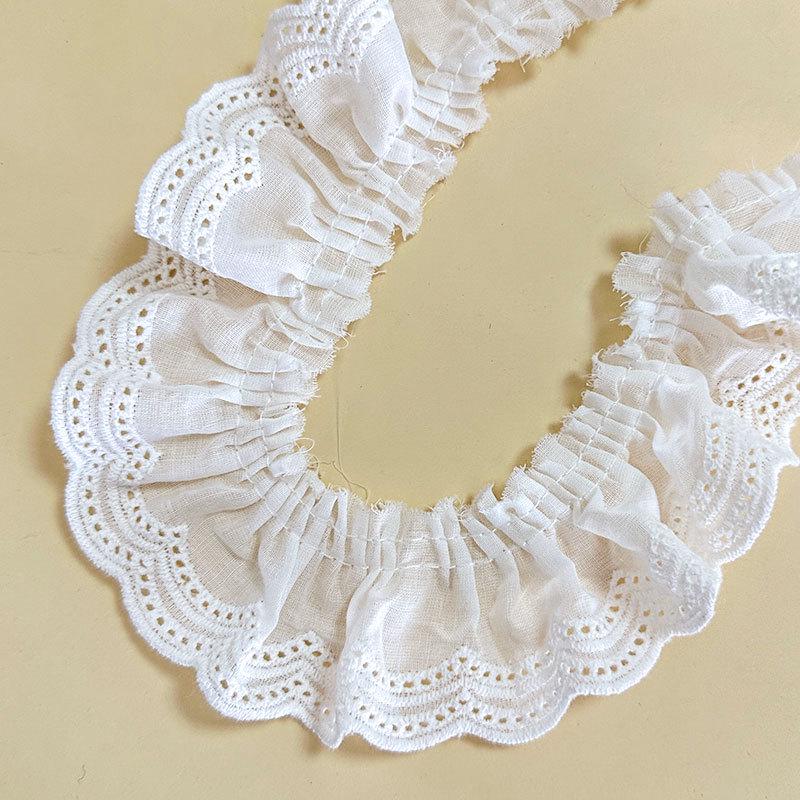 Cotton Heart Lace Trim: Handmade Pleated Accessories with Embroidery Thread