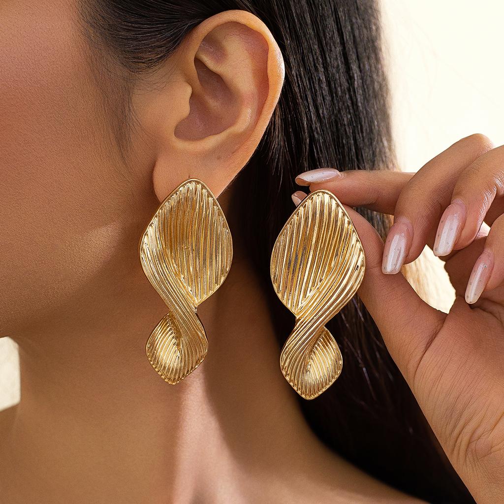 Ingemark 3 Styles Elegant Vintage Gold Color Stripe Stud Earrings Women Hyperbole Geometric Piercing Earrings Classic Jewelry