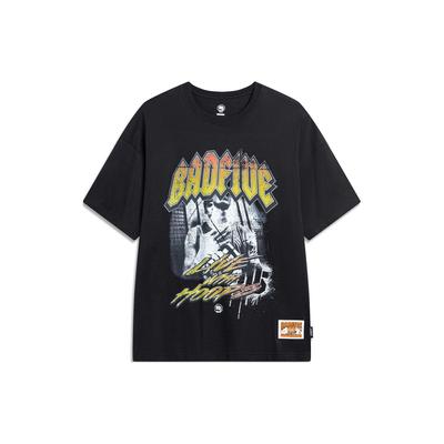 Li Ning Badfive Letter Print Удобная свободная футболка с круглым вырезом и коротким рукавом для мужчин, черные топы AHSU417-1