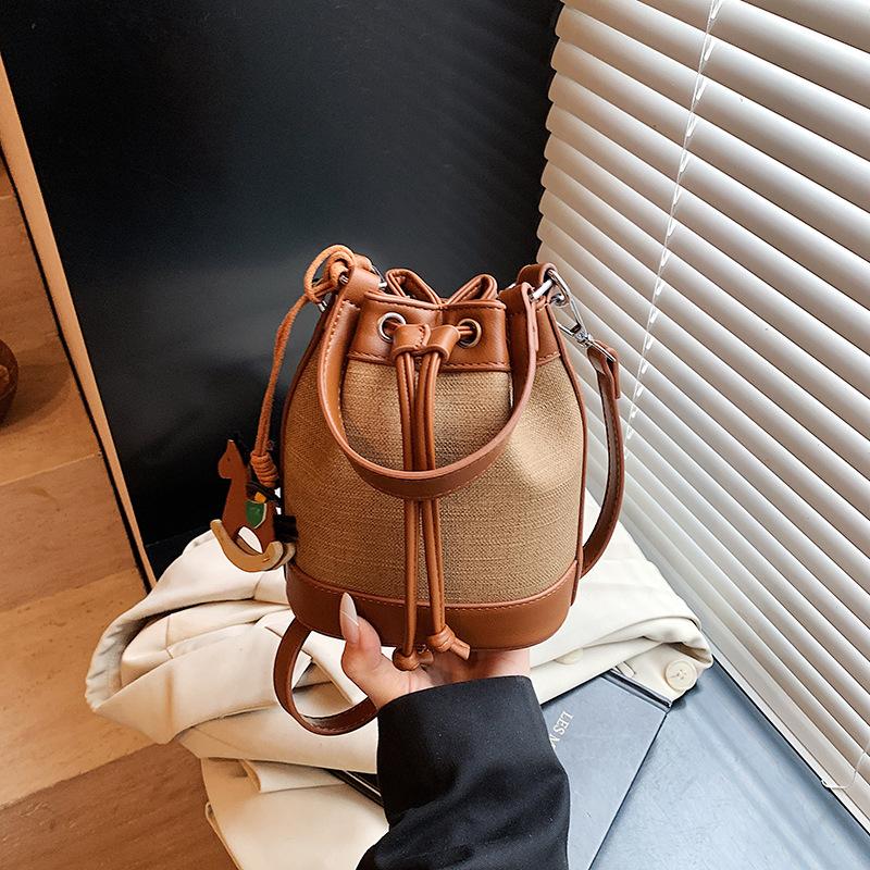 Niche Bag Women's New Summer Versatile Messenger Bag Drawstring Mini Bucket Bag
