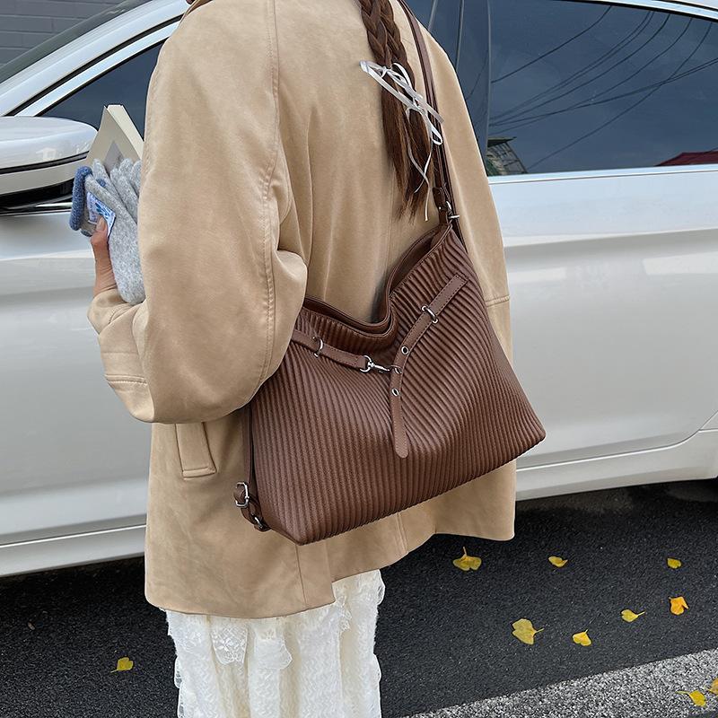 Folded tote bag women's large capacity 2025 new autumn and winter niche shoulder messenger bag multi-functional backpack backpack