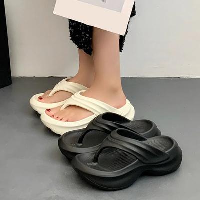 Модные мягкие шлепанцы на платформе для женщин, летние шлепанцы с перемычкой для пальца, с толстой подошвой, облачные тапочки, женские легкие нескользящие шлепанцы для ванной