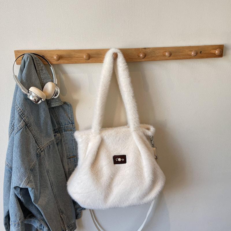 Плюшевая сумка женская 2025 новая осень и зима популярная мода ленивая расслабленность сумка-тоут для поездок на работу сумка-мессенджер