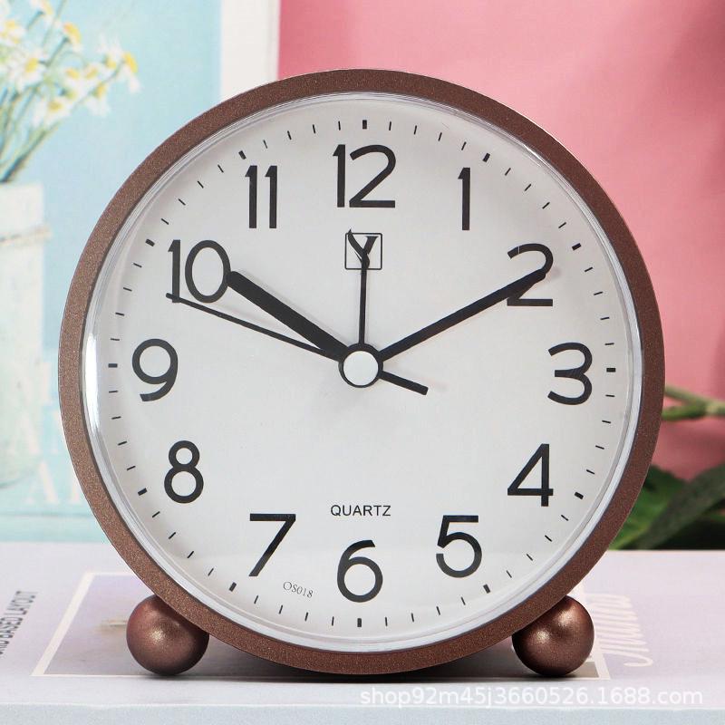 Бесшумный будильник с крупными символами для студентов, дома или спальни.