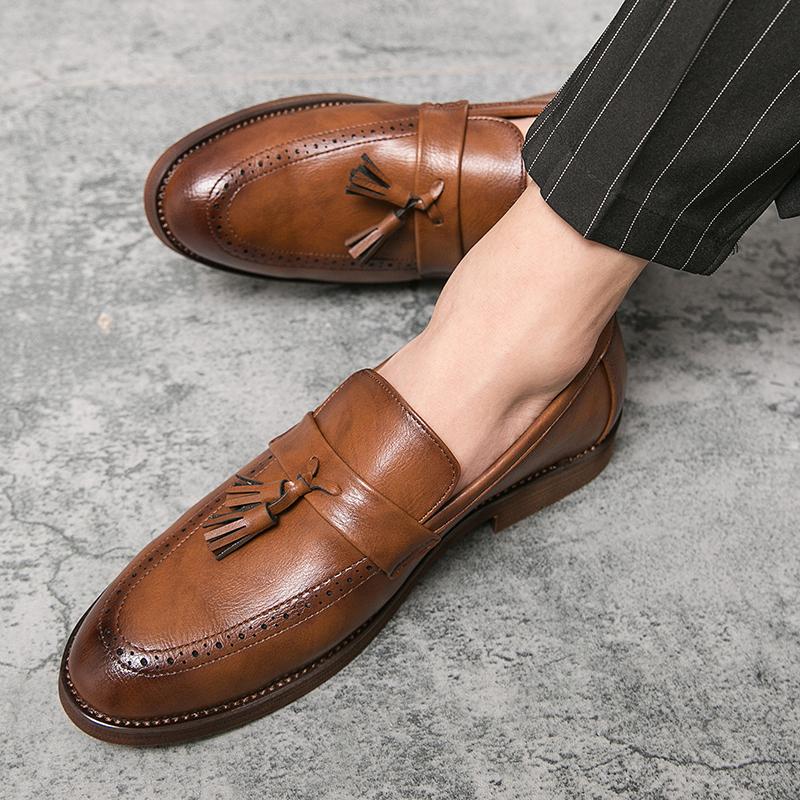 Fashion 2024 Autumn New Men Dress Shoes Design Brand Shoes Classic Tassel Brogue Slip On Loafers Oxfords Hand Stitch Big Size 38-47 Flat