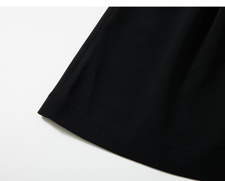 Same style deep V-neck vest dress for women in the mall, 2025 early autumn, with a sense of luxury and elegant temperament. Medium length dress