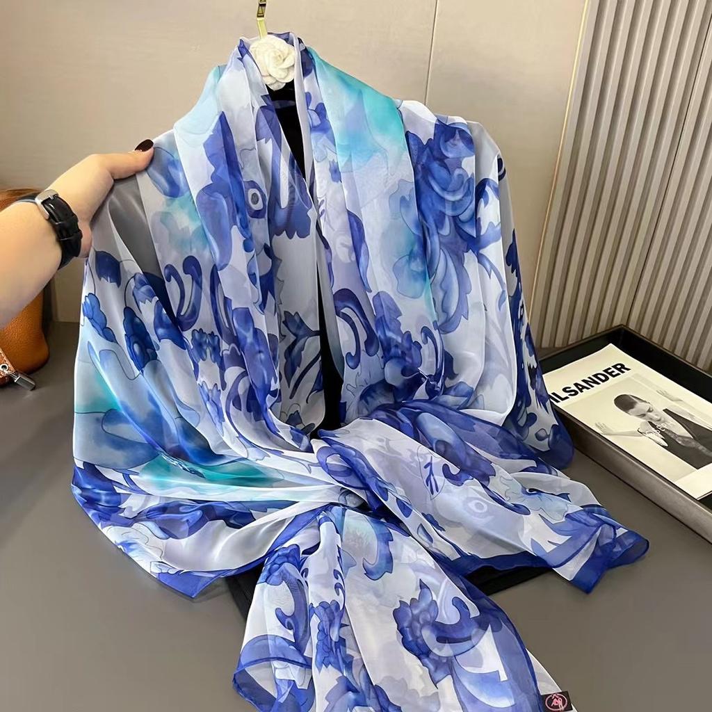 Scarf for Women New Spring and Autumn Big Scarf Fashionable and Versatile Warm Scarf Fashionable Sunscreen Shawl for Mother