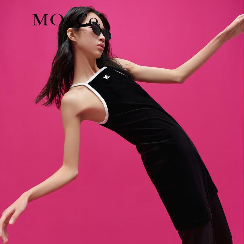 MO&Co. Бархатное платье-ками с вышивкой