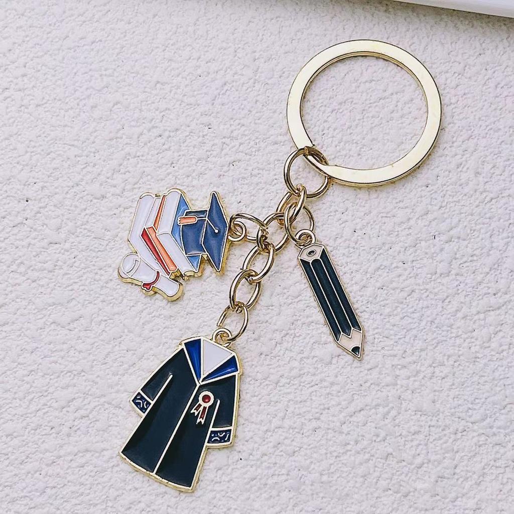 Брелок на тему выпускного вечера, брелок для ключей в виде мантии бакалавра, металлический брелок для украшения рюкзака и кошелька, студенческий подарок