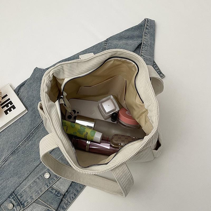 Вельветовая сумка-тоут в стиле ретро - многокарманная, вместительная сумка.