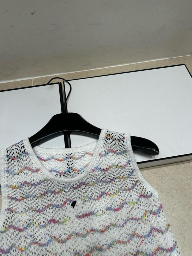 Trendy Fragrant Colorful Wave Knit Vest with Round Neck and Hollow Design - Casual Versatile Top