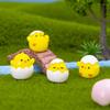 Мультяшный Милый Цыпленок в Яичной Скорлупе Садовая Безделушка Мини Желтый Цыпленок Изделие из Смолы