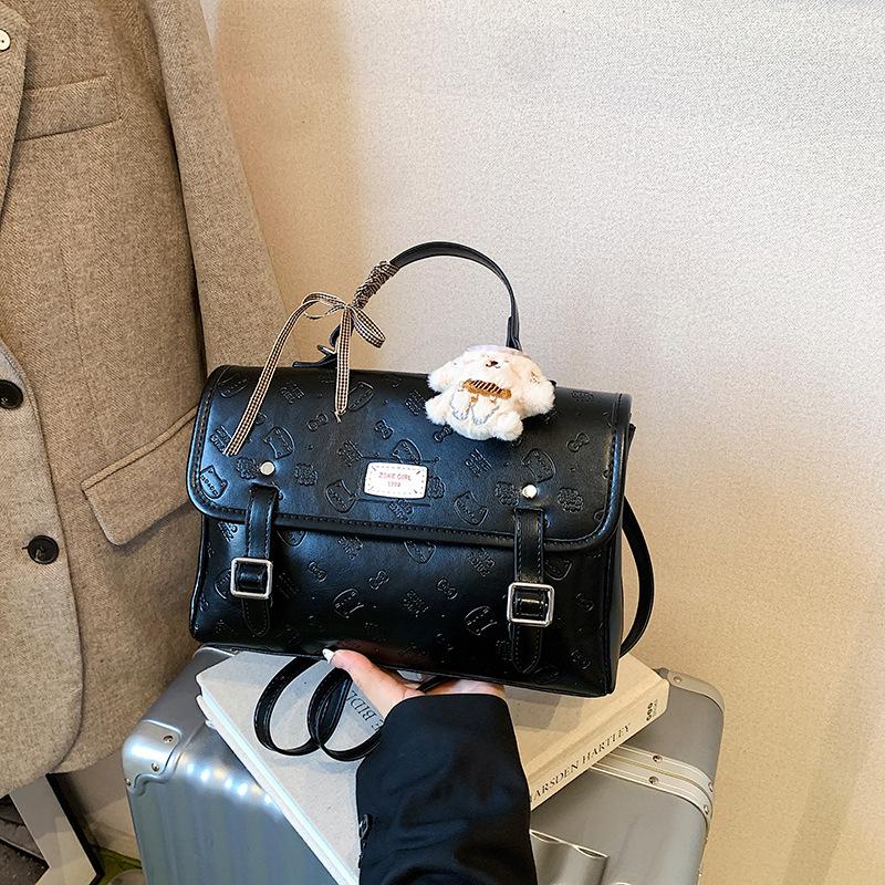 Casual retro commuter women's backpack 2025 autumn and winter new exquisite small schoolbag backpack after going out