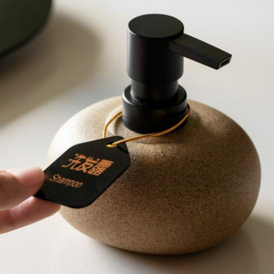 Набор флаконов для лосьона и шампуня из грубой керамики Wabi-Sabi для отелей и гостевых домов.