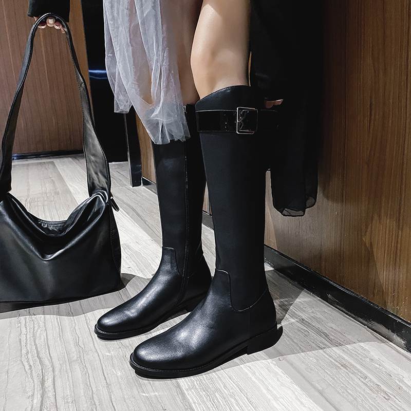 Krazing Pot Обувь из натуральной кожи Осень-зима на низком каблуке Сапоги для верховой езды с круглым носком Сохраняют тепло Сапоги без застежек с металлической пряжкой Высокие сапоги