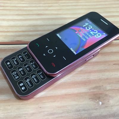 Мобильный телефон-слайдер с чехлом 2,4 дюйма, 2G GSM, две SIM-карты, MP3, MP4, камера, волшебный голос, фонарик, быстрый набор, FM, мини-телефон для леди