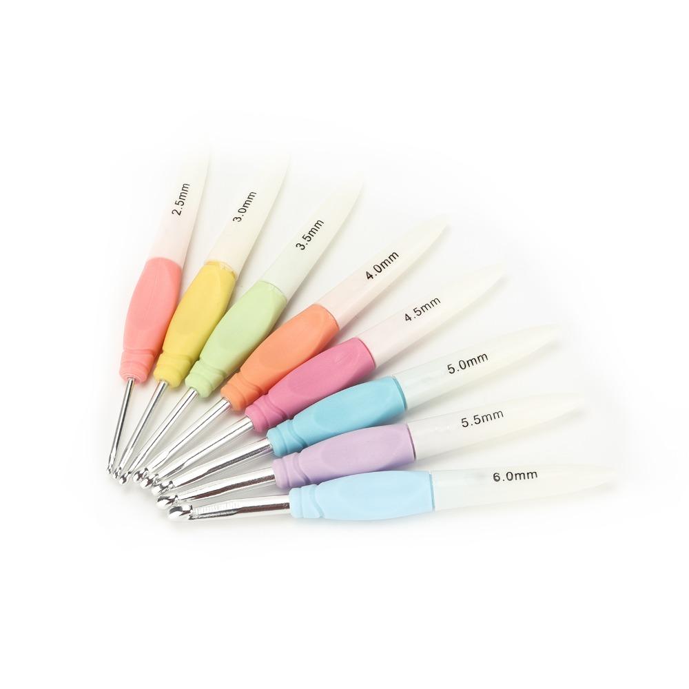 8Pcs Soft NonSlip Grip Crochet Hooks Set Plastic Crochet Hook Kit Knitting Needles Set Hair Styling