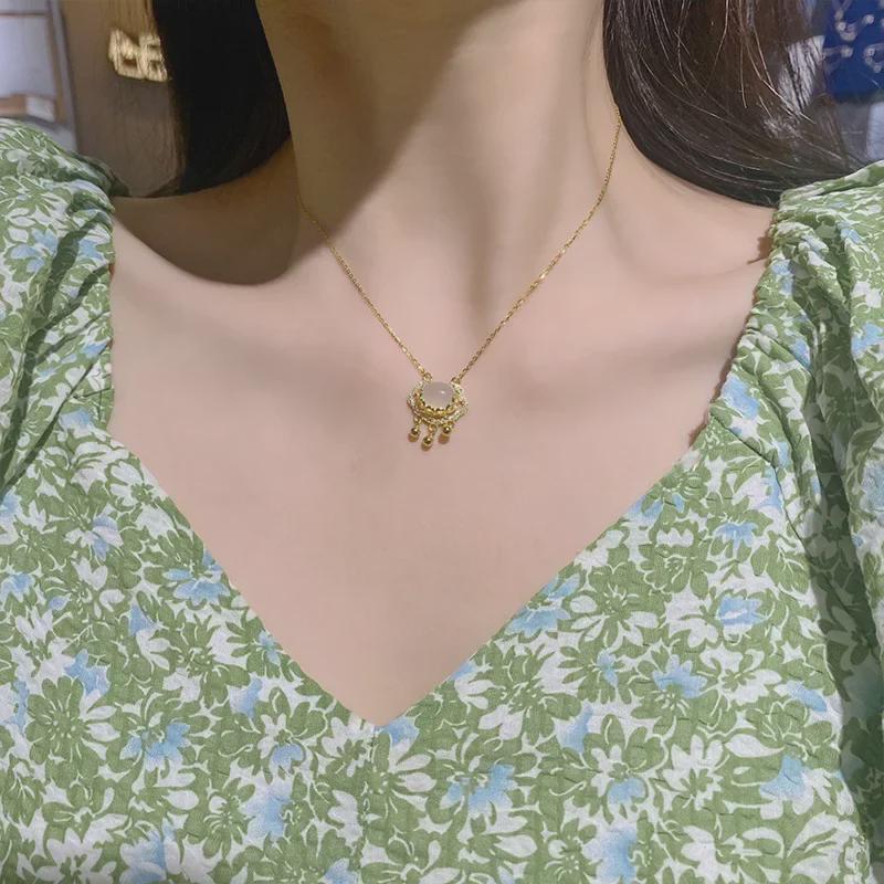 Ожерелье Lucky Cloud Ruyi Peace Lock - Женское, титановая сталь, гальваническое золото 18 карат, простая роскошная подвеска-продление жизни