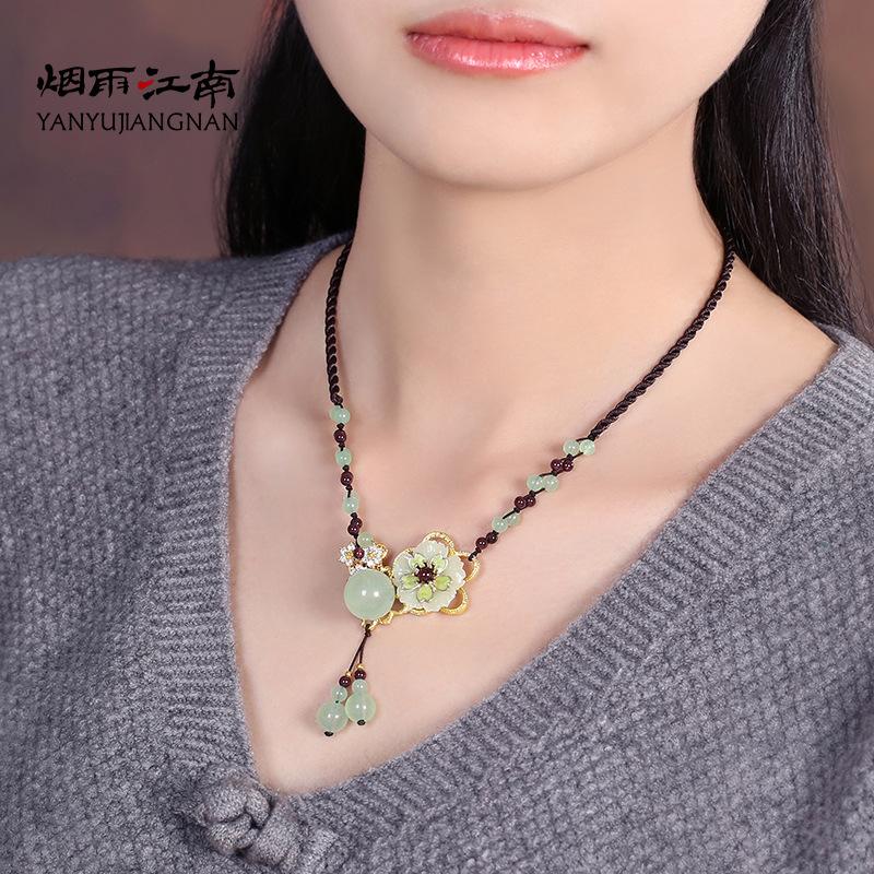 GEMCHIC Women's Ethnic Style Floral Jade Necklace Vintage Chinese Aesthetic Collarbone Chain with Tassel Pendant