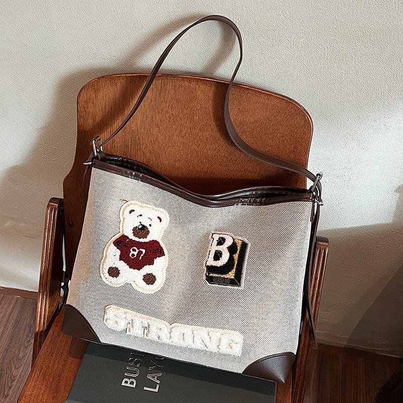 Cartoon Bear Canvas Bag for Women New Large Capacity Commuting Tote Bag Casual One-shoulder Crossbody Bag