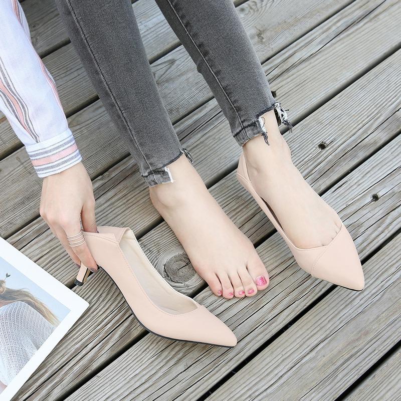 Модные удобные женские туфли из Пу кожи с острым носом и небольшом тонком каблуке